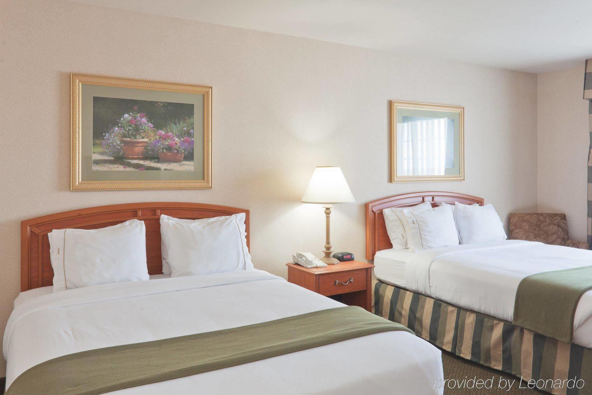 Holiday Inn Express Greensburg By Ihg Pokoj fotografie